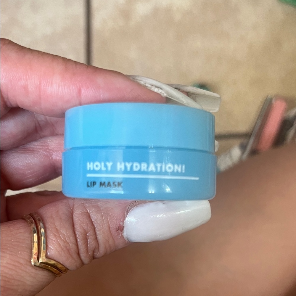 e.l.f. Skin Blue Container
